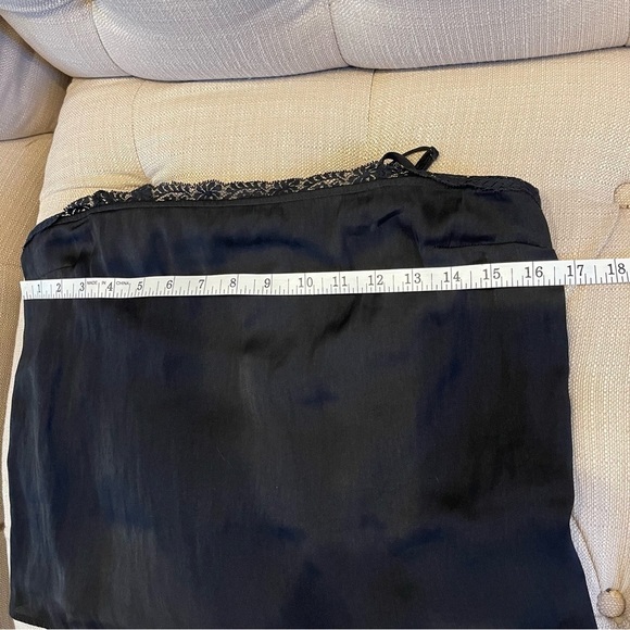 AV: Intimately Free People Black Lace Camisole Sz S per measurements No size tag - Picture 3 of 8